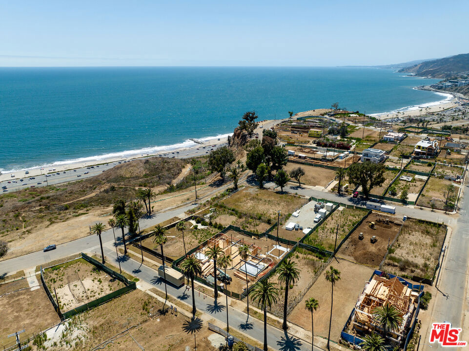 15363 Via De Las Olas Property Photo 3