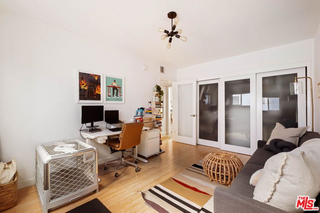 550 N Croft Avenue 2 Property Photo 19