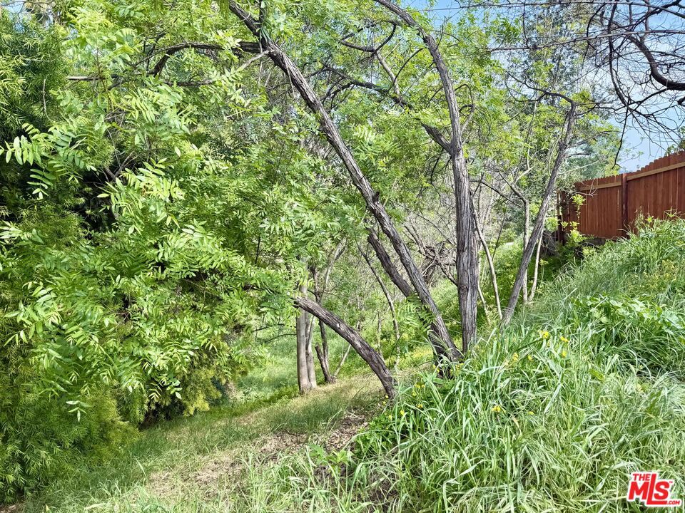 631 N Avenue 48 Property Photo 5