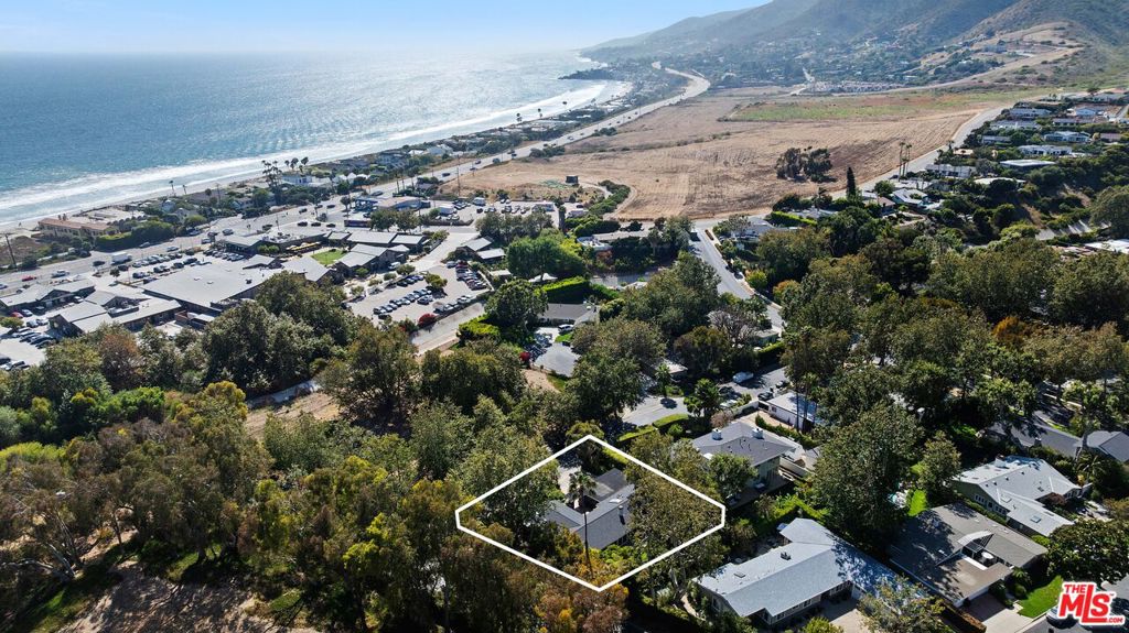 6328 Frondosa Drive Property Photo 2