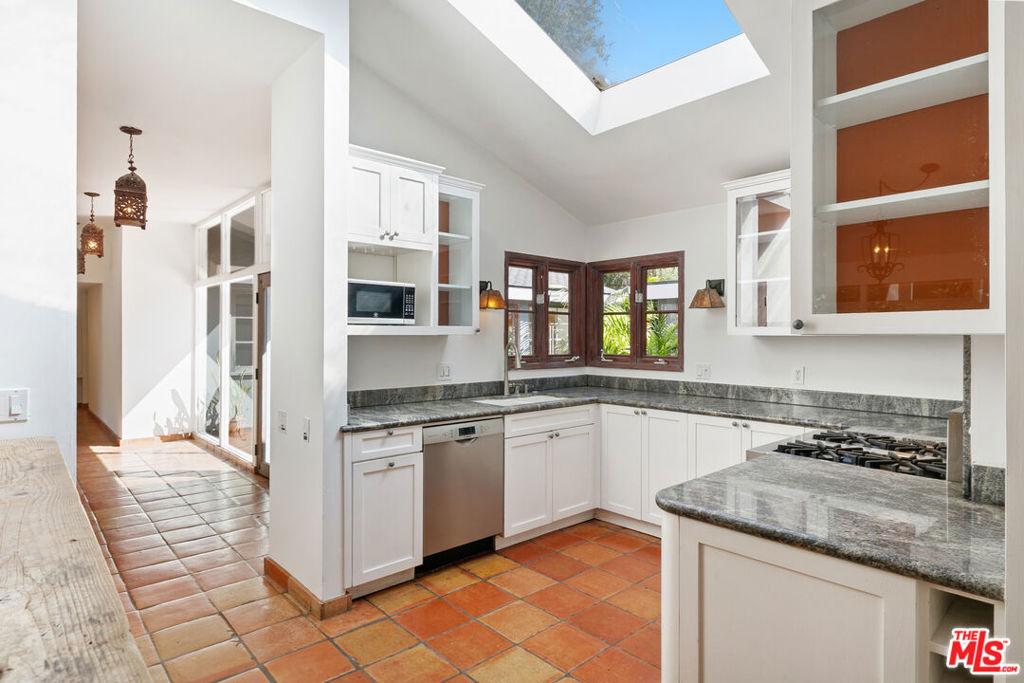 6328 Frondosa Drive Property Photo 13