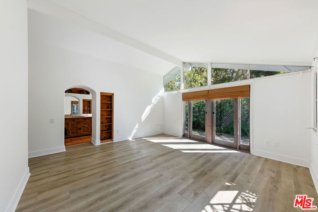6328 Frondosa Drive Property Photo 15