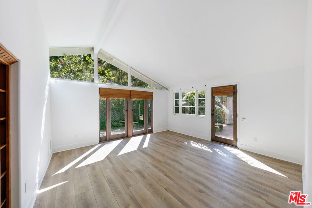 6328 Frondosa Drive Property Photo 17