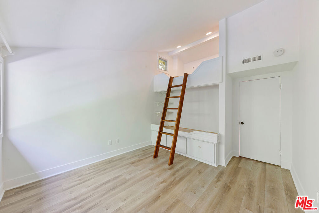 6328 Frondosa Drive Property Photo 25