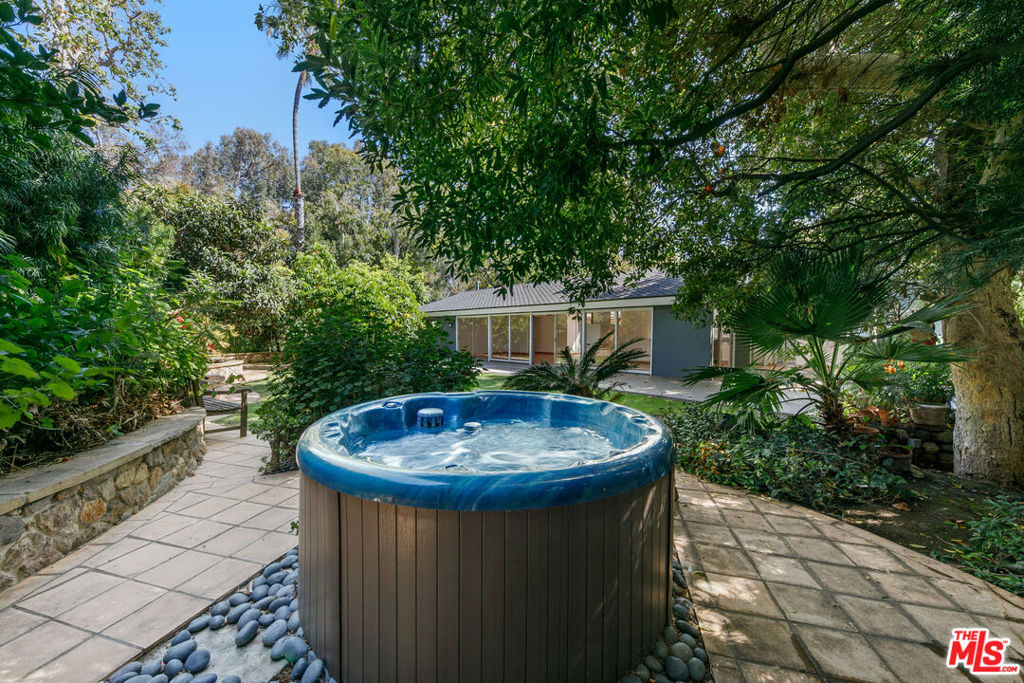 6328 Frondosa Drive Property Photo 35