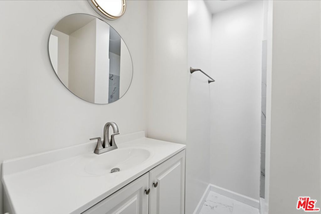 100 S Doheny Drive 213 Property Photo 35