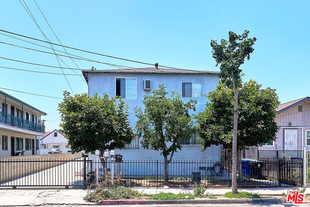 1229 S Harvard Boulevard Property Photo 2