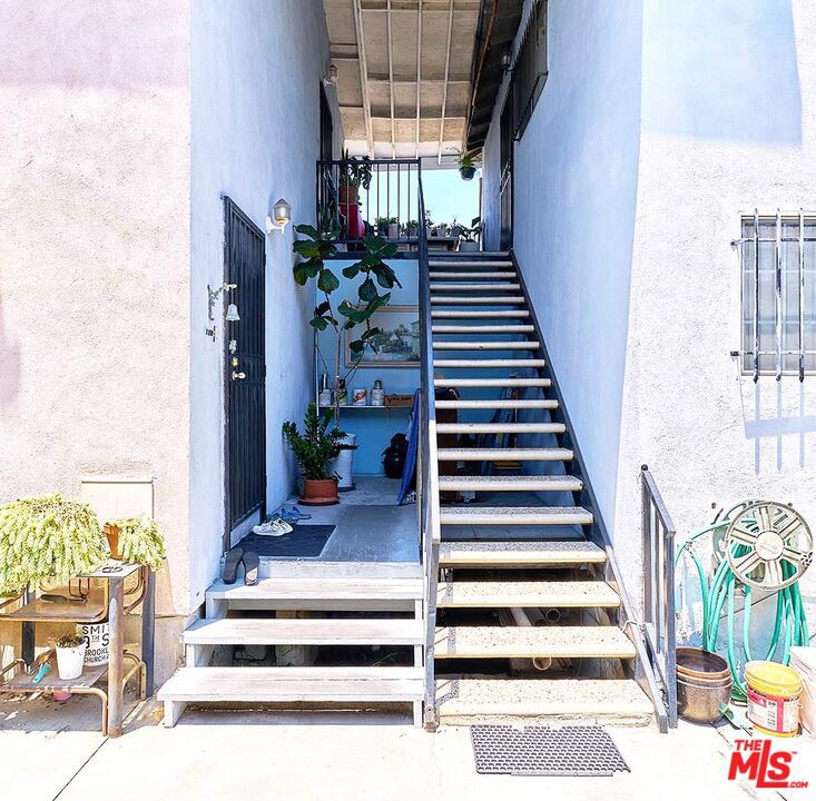 1229 S Harvard Boulevard Property Photo 6