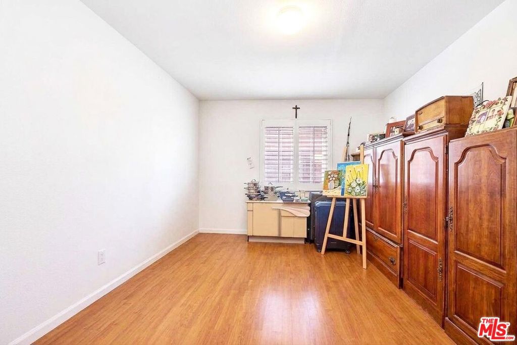 1229 S Harvard Boulevard Property Photo 13