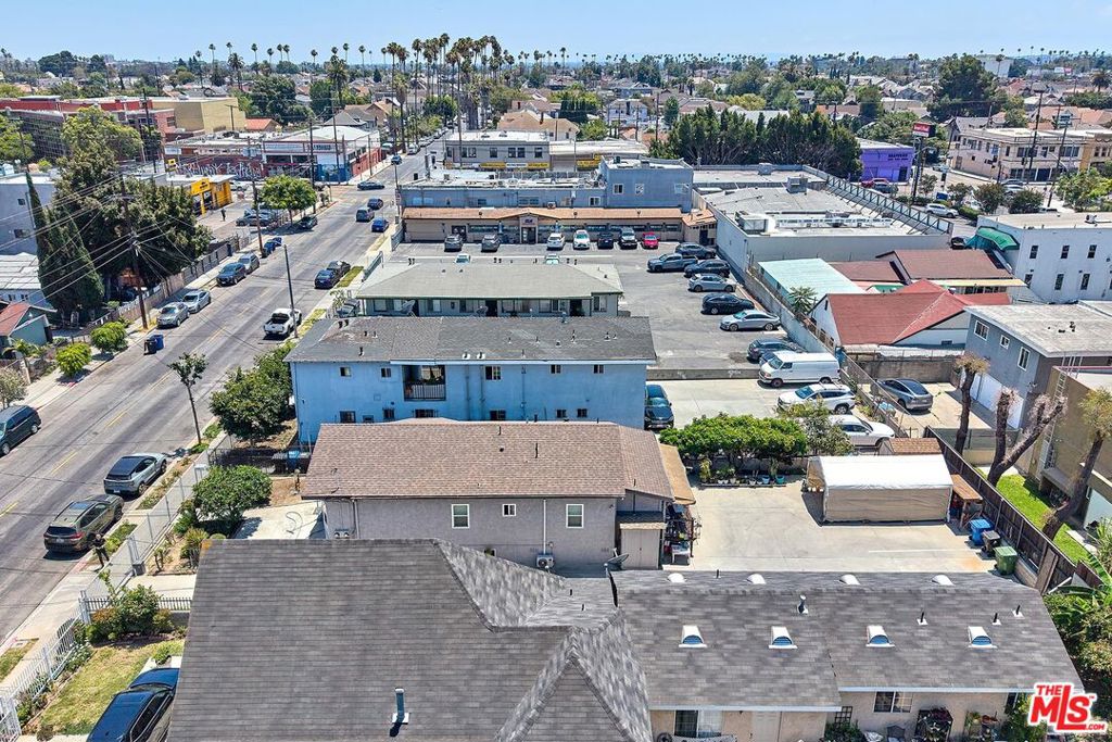 1229 S Harvard Boulevard Property Photo 20