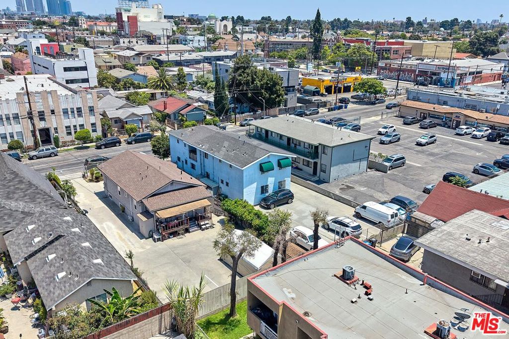 1229 S Harvard Boulevard Property Photo 21