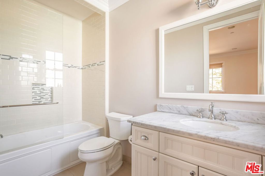 4505 Morella Avenue Property Photo 19