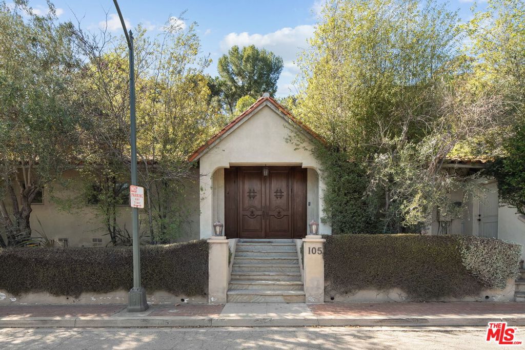 105 N Glenroy Avenue Property Photo 4