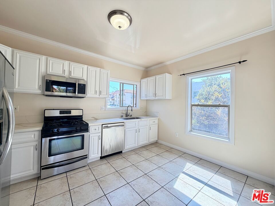 605 1/2 Tularosa Drive Property Photo 4