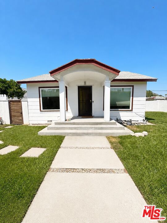 2703 Obama Boulevard Property Photo 1