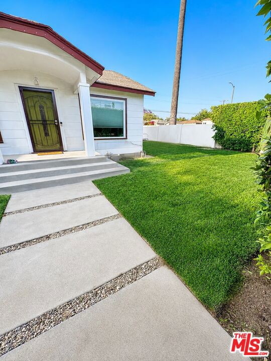 2703 Obama Boulevard Property Photo 3