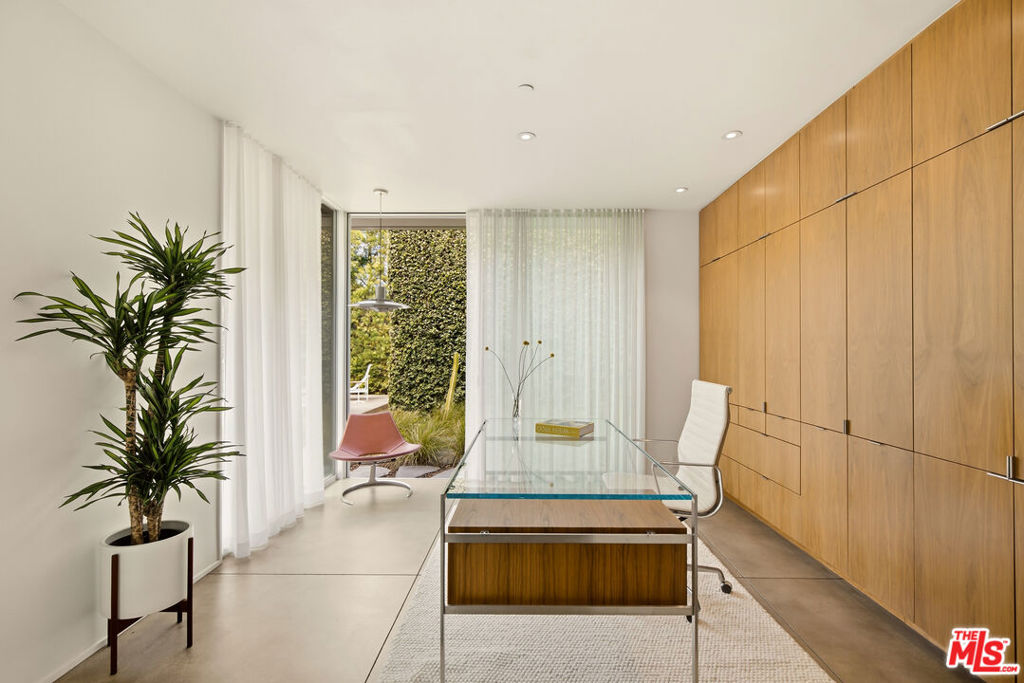 527 7th Street Property Photo 12