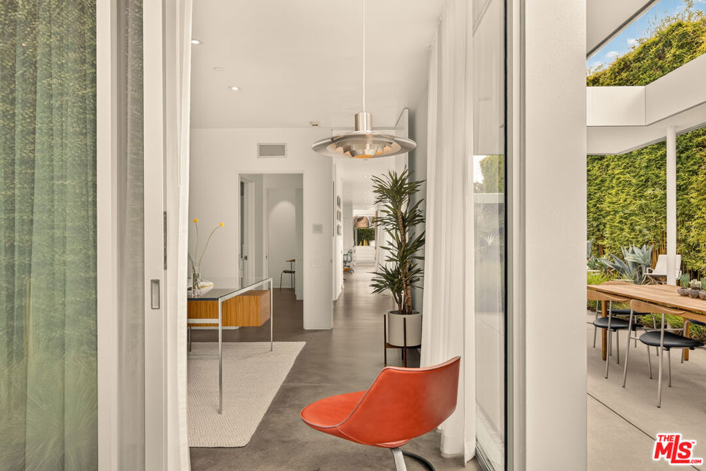 527 7th Street Property Photo 13