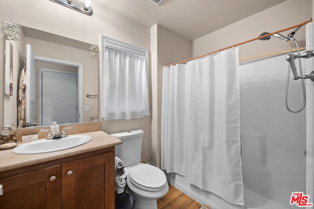 250 W Midway Drive 5 Property Photo 17
