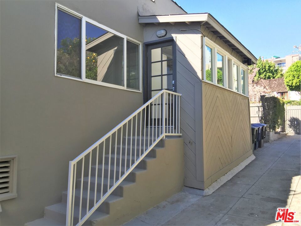 8538 W West Knoll Drive Property Photo 19