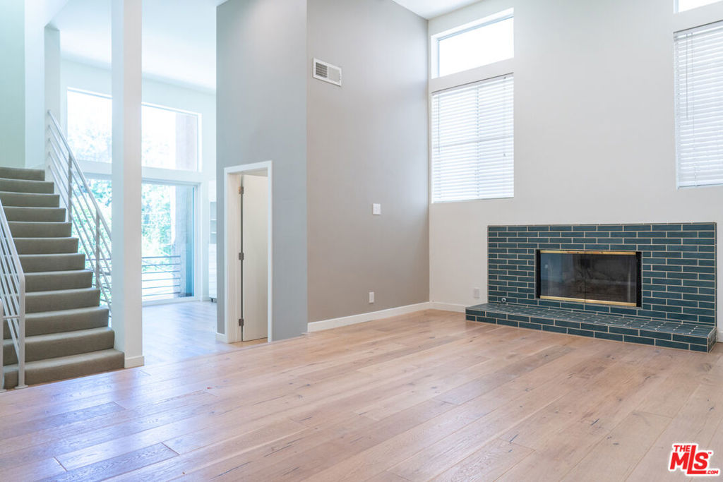 633 Museum Drive Property Photo 2
