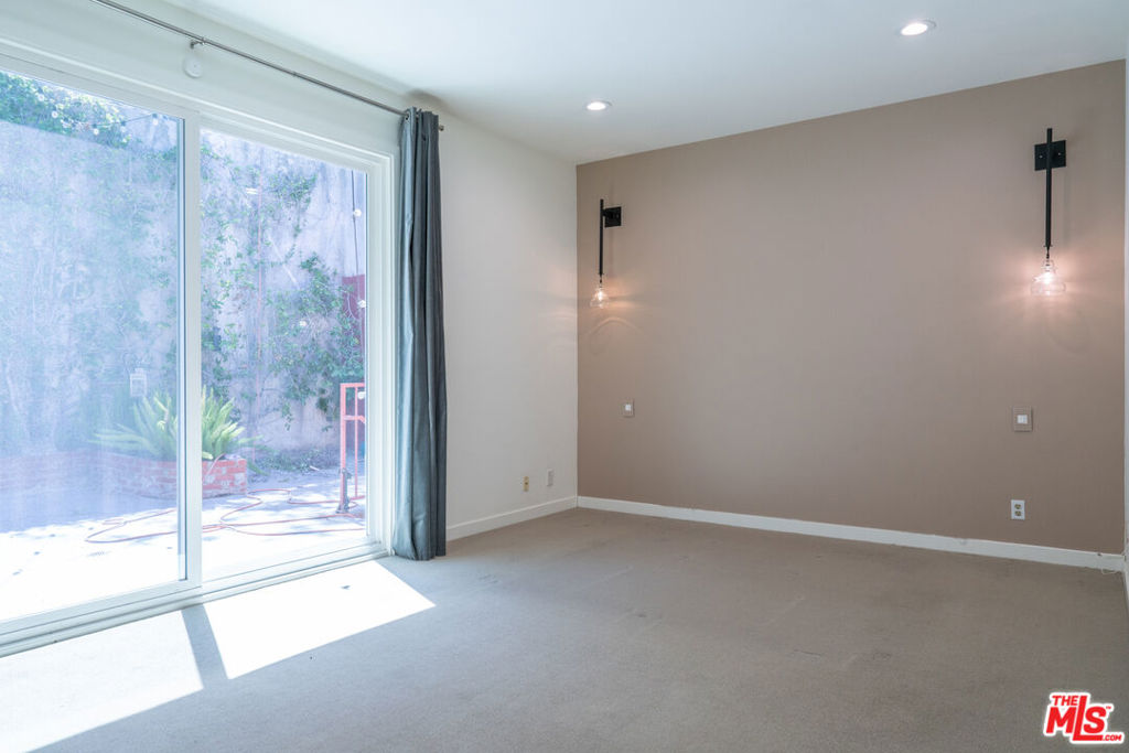 633 Museum Drive Property Photo 20