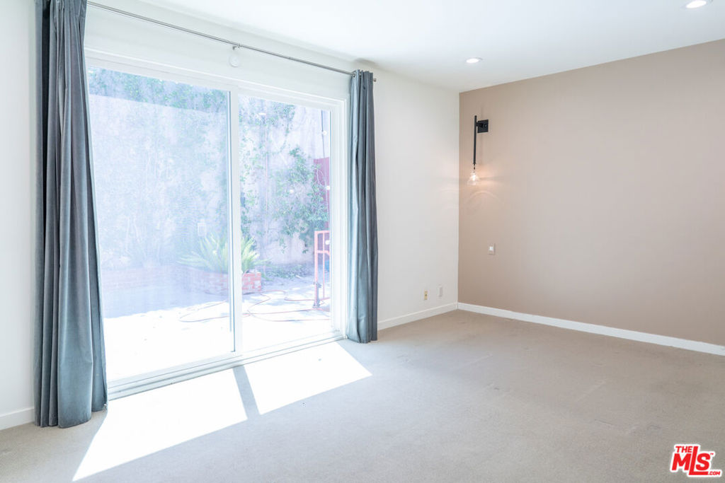 633 Museum Drive Property Photo 21