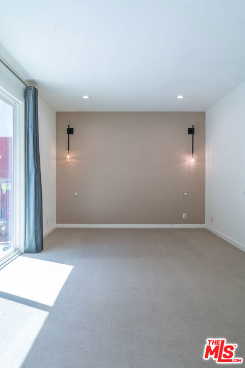 633 Museum Drive Property Photo 22