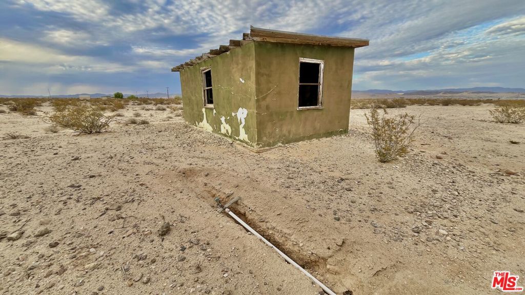 1476 Hales Drive Property Photo 4