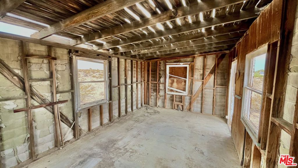 1476 Hales Drive Property Photo 14