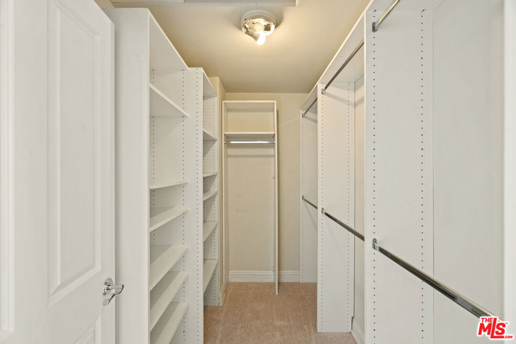 11982 Mayfield Avenue D Property Photo 28