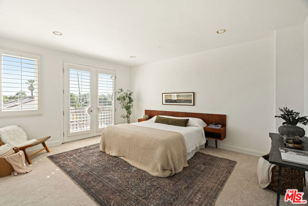 11982 Mayfield Avenue D Property Photo 29