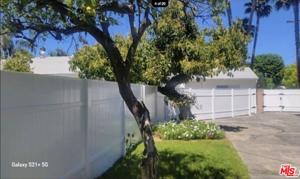 17402 Hart Street Property Photo 3