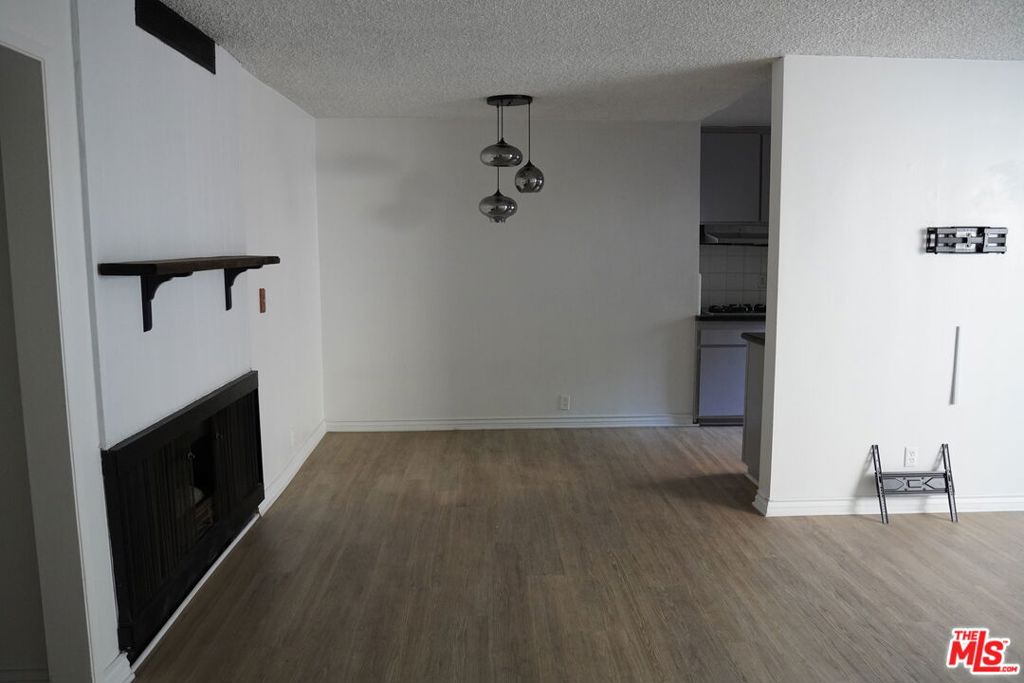 912 Hilldale 3 Property Photo 4