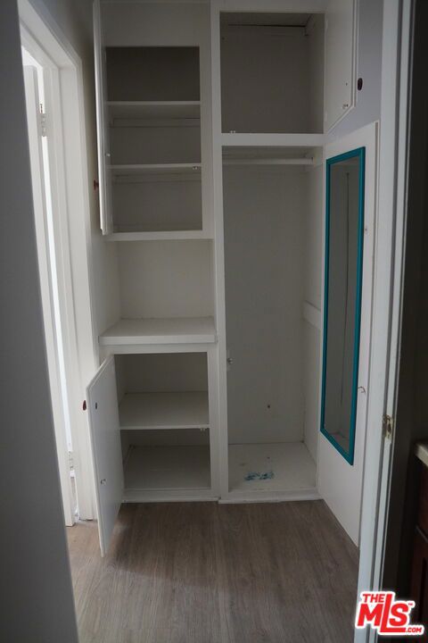 912 Hilldale 3 Property Photo 10