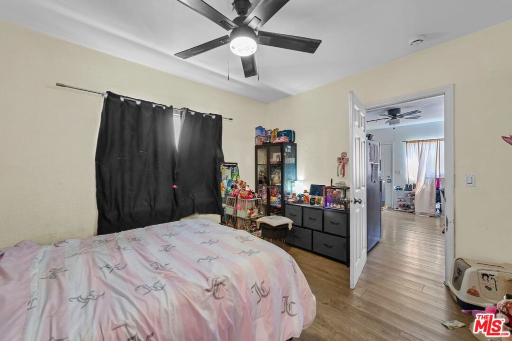 1325 E Adams Boulevard Property Photo 15