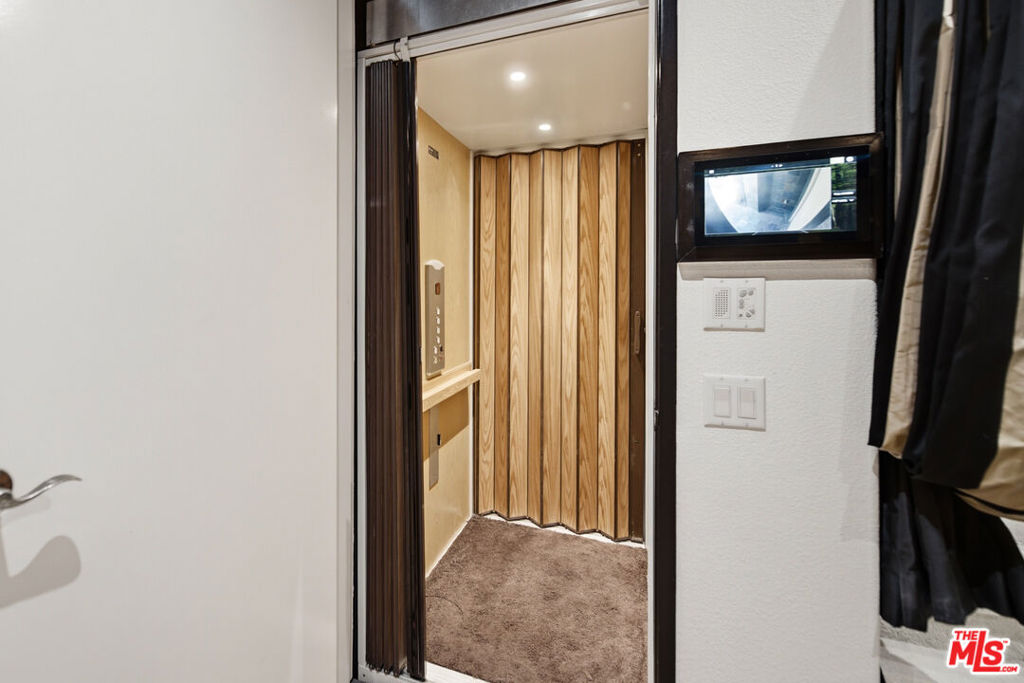 868 Kingsford Street Property Photo 28