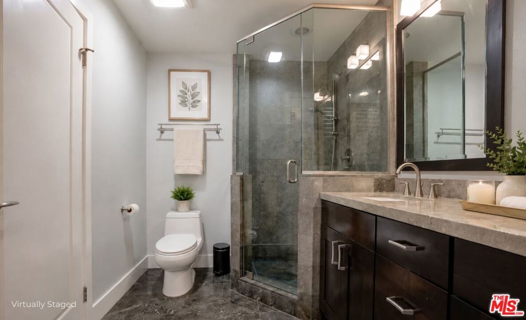 1430 S Beverly Glen Boulevard 303 Property Photo 10