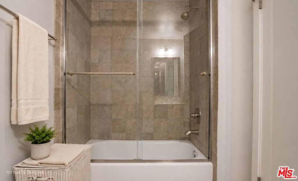 1430 S Beverly Glen Boulevard 303 Property Photo 13