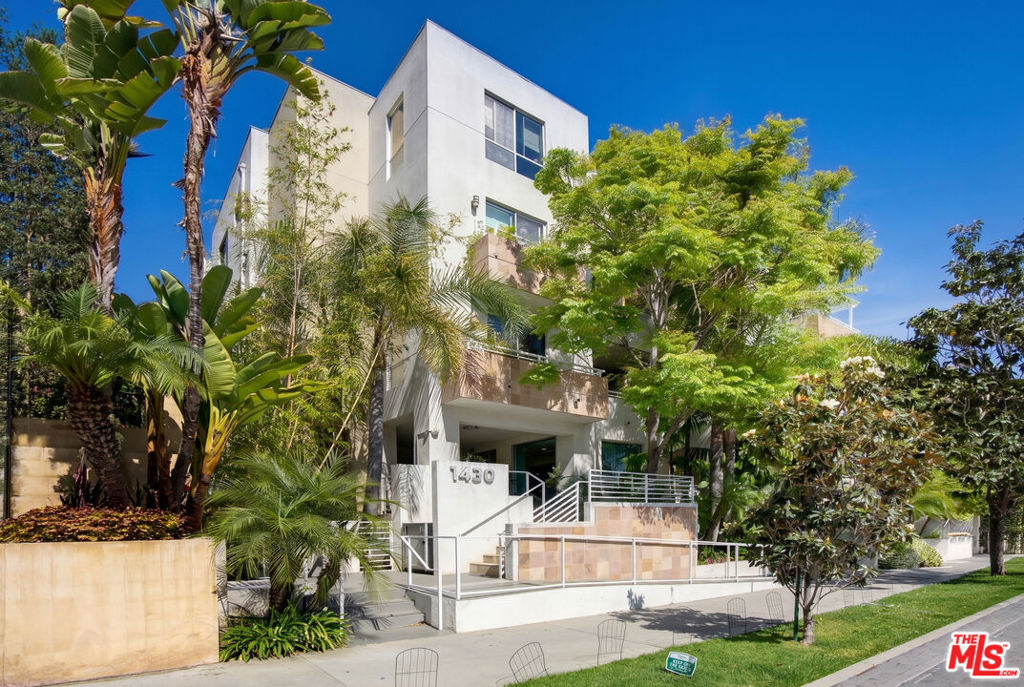 1430 S Beverly Glen Boulevard 303 Property Photo 18