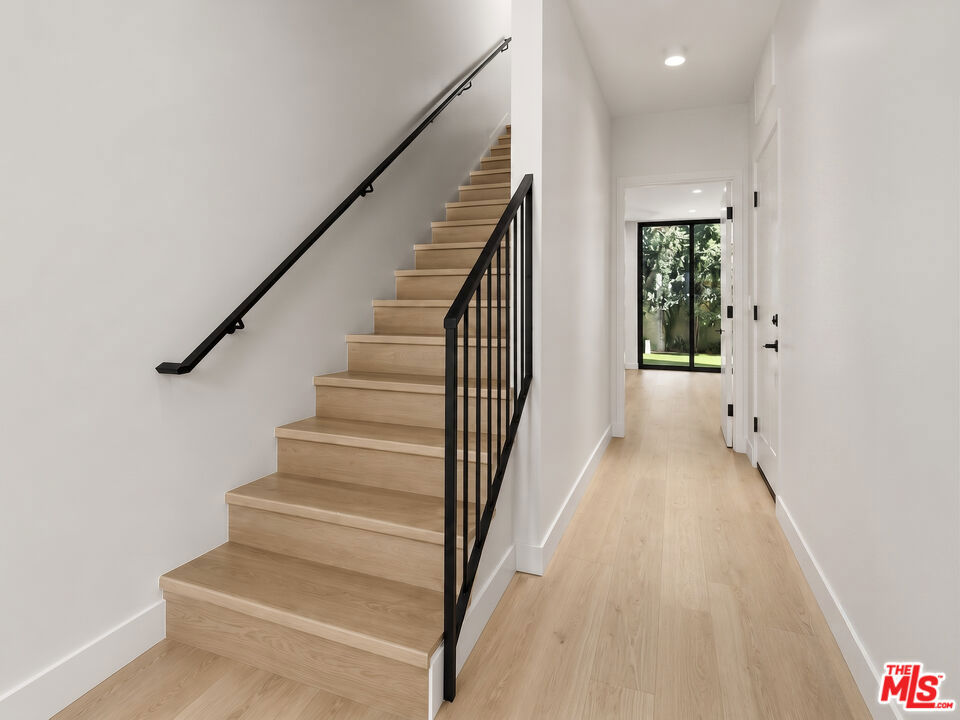 428 Arnaz Drive Property Photo 8