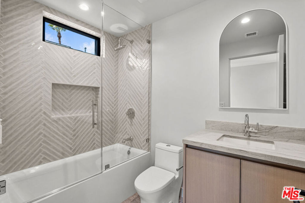 428 Arnaz Drive Property Photo 16