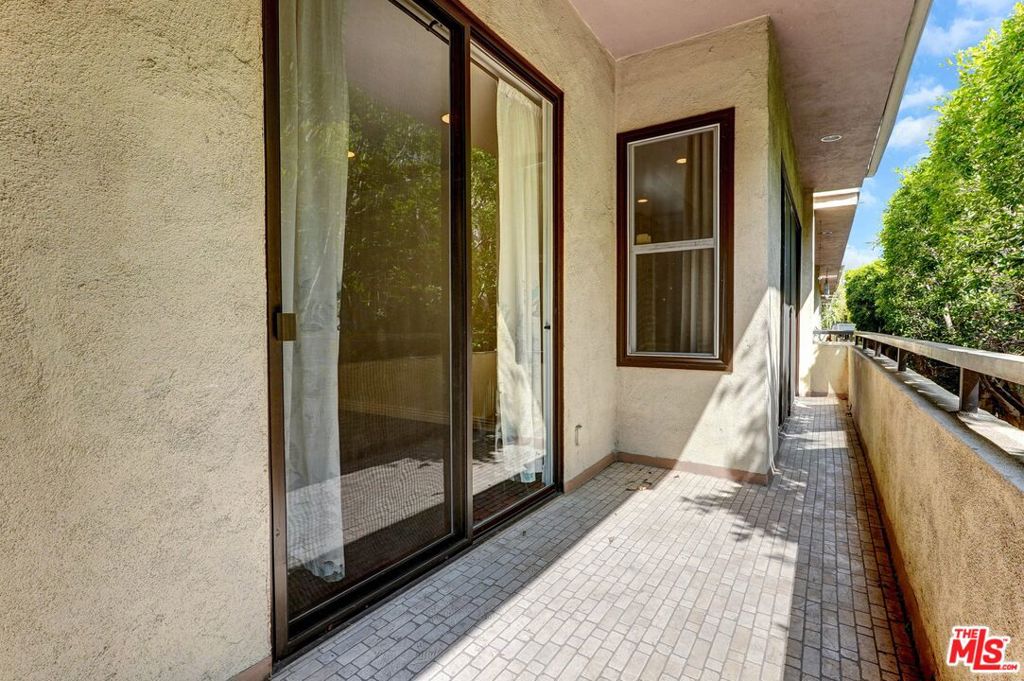 1880 Veteran Avenue 107 Property Photo 10