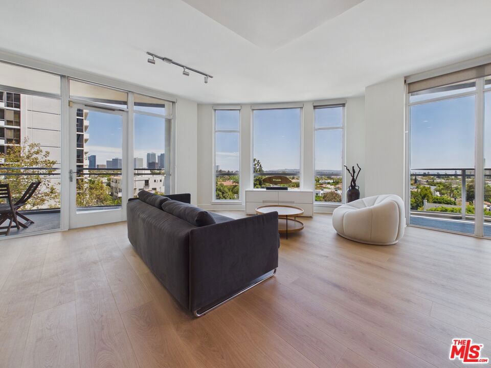 10700 Wilshire Boulevard 609 Property Photo 1