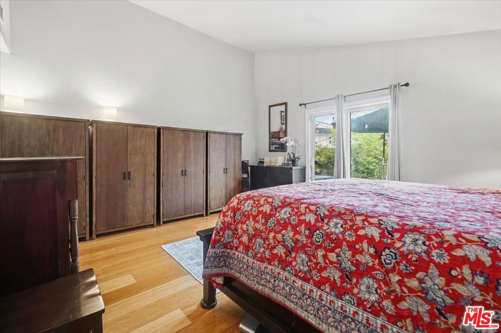 4032 Moore Street Property Photo 19