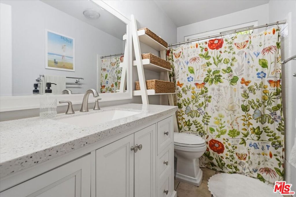 4032 Moore Street Property Photo 25