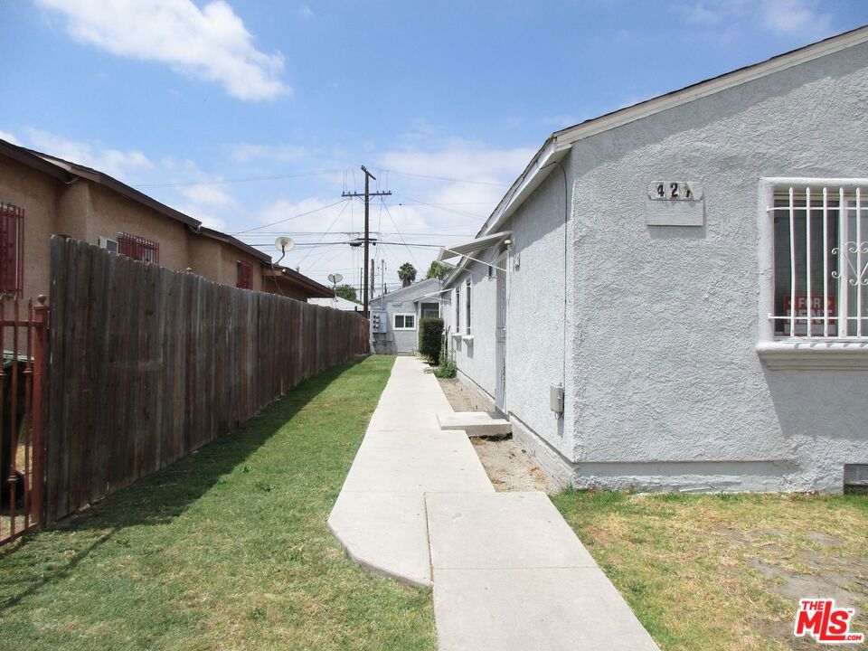 427 E 98th Street Property Photo 3