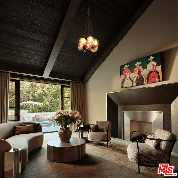851 Strada Vecchia Road Property Photo 12