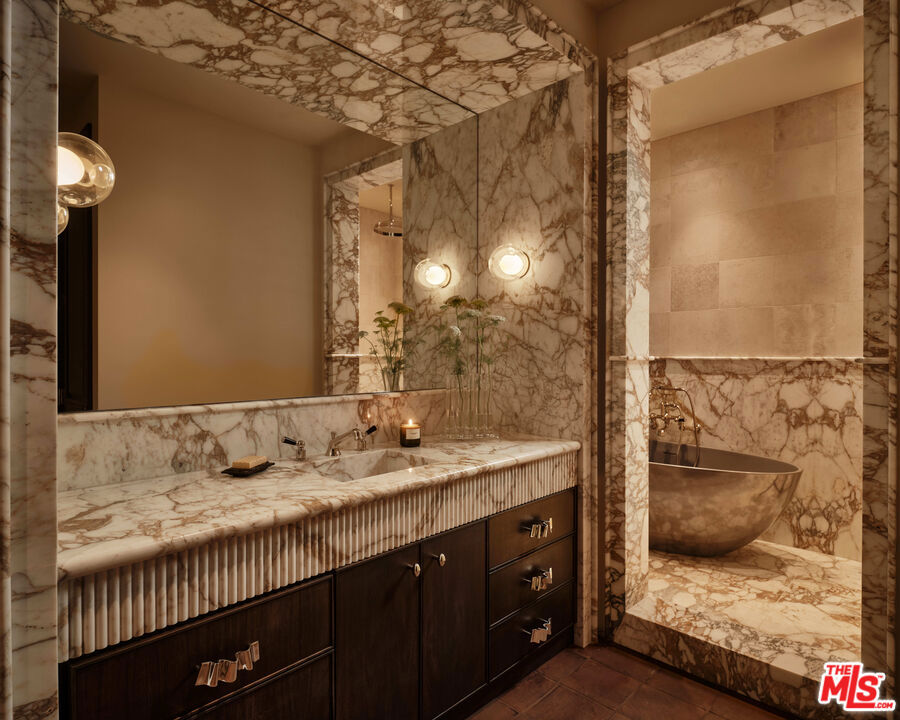 851 Strada Vecchia Road Property Photo 13