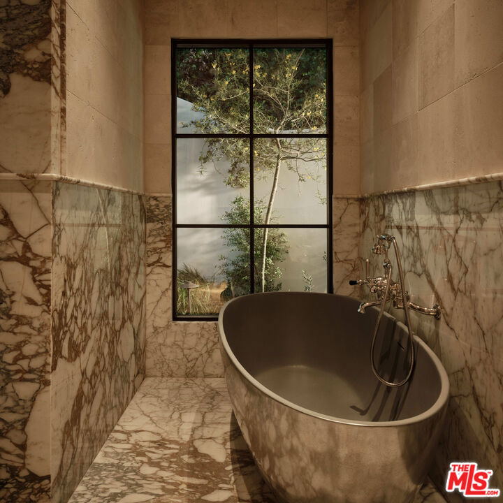 851 Strada Vecchia Road Property Photo 14